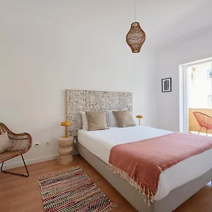 https://sunset-balcony-apartment-by-timecooler.hotels-lisbon-portugal.com